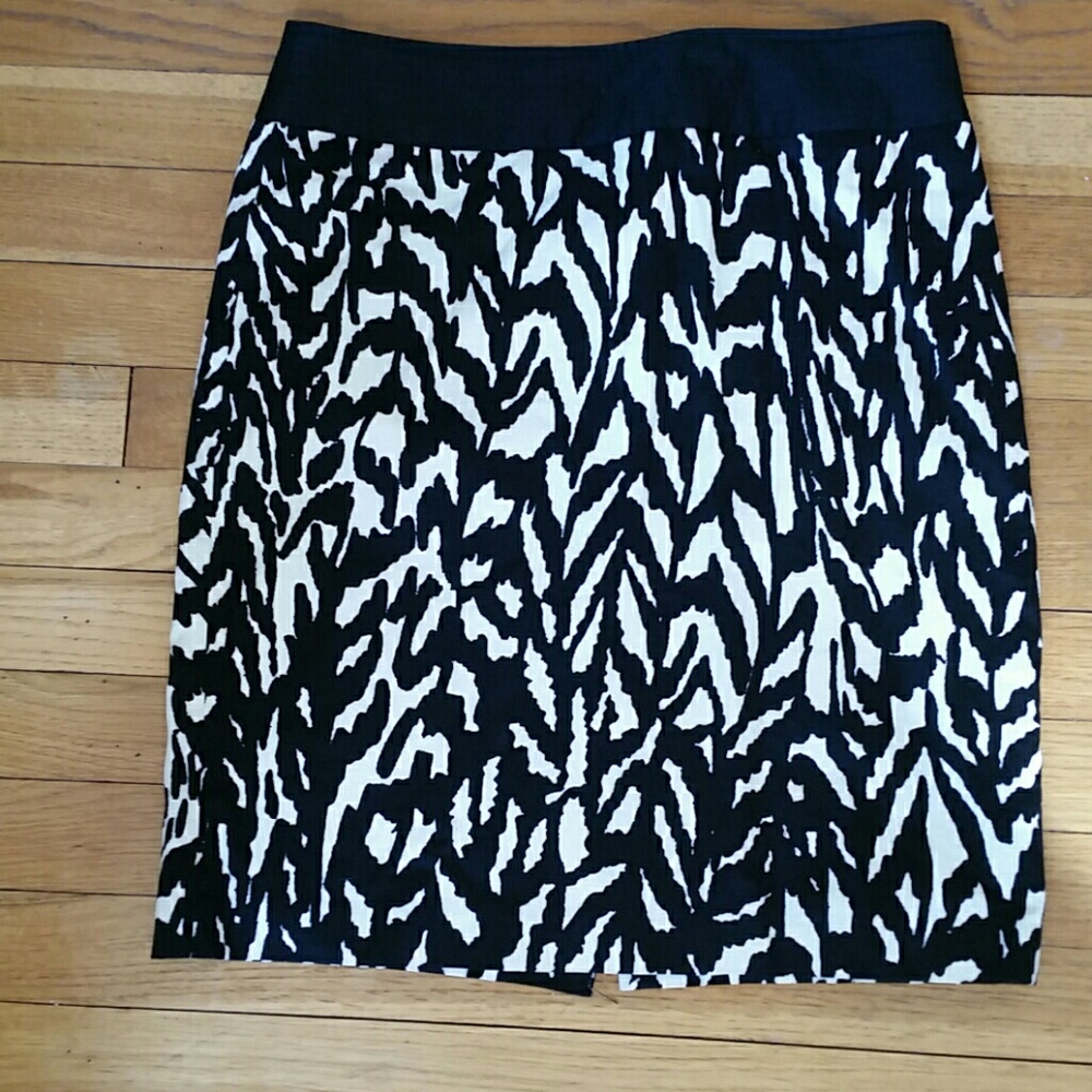 Limited skirt